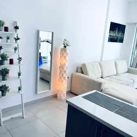 Deluxe One Bedroom Apartment For Rent In Dubai Al Barsha South Exterior foto