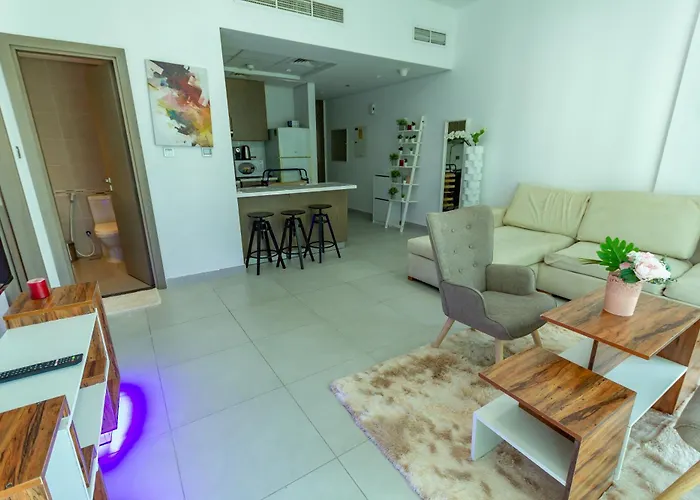 Deluxe One Bedroom Apartment For Rent In Dubai Al Barsha South